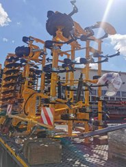 Semoir pour semis simplifié Agrisem Vibrosem porté Repliable