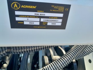 Semoir pour semis simplifié Agrisem mBOSS Rétractable