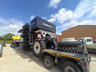 Semoir pour semis simplifié Agrisem Strip-Cat II traîné Repliable