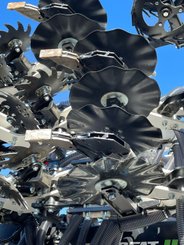 Semoir pour semis simplifié Agrisem Strip-Cat II traîné Repliable