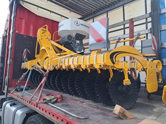 Déchaumeur à disques Agrisem Disc-O-Mulch Gold porté Fixe