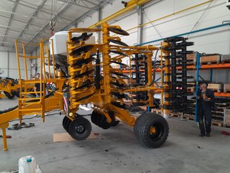 Déchaumeur à disques Agrisem Disc-O-Mulch Série R traîné Repliable