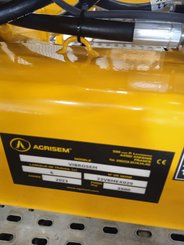 Semoir pour semis simplifié Agrisem Vibrosem porté Repliable
