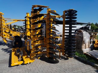 Déchaumeur à disques Agrisem Disc-O-Mulch Série R porté Repliable