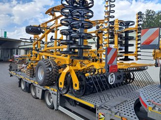 Déchaumeur à dents Agrisem Vibromulch traîné Repliable