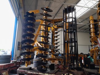 Déchaumeur à disques Agrisem Disc-O-Mulch Série R porté Repliable