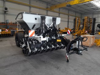 Semoir pour semis simplifié Agrisem mBOSS Rétractable