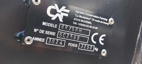 Semoir pour semis simplifié Agrisem Strip-Cat II porté Repliable