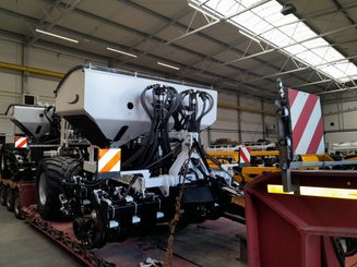 Semoir pour semis simplifié Agrisem mBOSS Rétractable