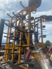 Semoir pour semis simplifié Agrisem Vibrosem porté Repliable