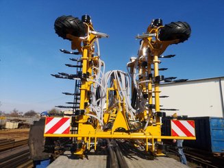 Semoir pour semis simplifié Agrisem Vibrosem porté Repliable