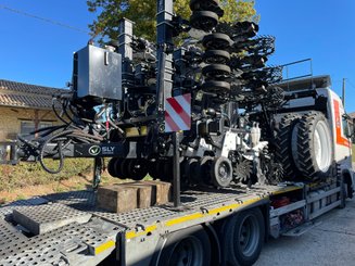 Semoir pour semis simplifié Agrisem Strip-Cat II traîné Repliable