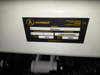 Semoir pour semis simplifié Agrisem mBOSS Rétractable