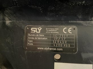 Semoir pour semis simplifié Agrisem Strip-Cat II porté Repliable