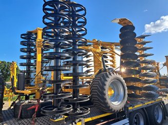 Déchaumeur à disques Agrisem Disc-O-Mulch Gold traîné Repliable