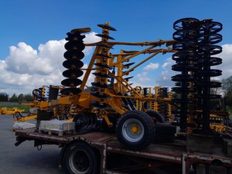 Déchaumeur à disques Agrisem Disc-O-Mulch Série R traîné Repliable