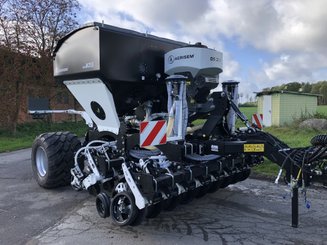 Semoir pour semis simplifié Agrisem mBOSS Rétractable