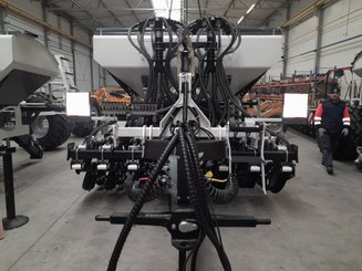 Semoir pour semis simplifié Agrisem mBOSS Rétractable