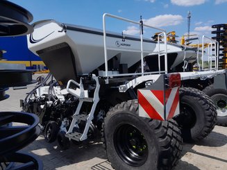 Semoir pour semis simplifié Agrisem mBOSS Rétractable