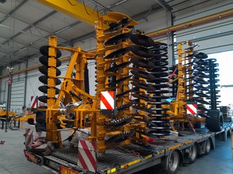 Déchaumeur à disques Agrisem Disc-O-Mulch Série R porté Repliable