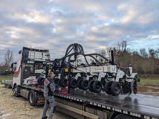 Semoir pour semis simplifié Agrisem Strip-Cat II porté Repliable