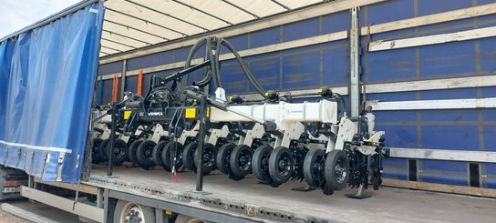 Semoir pour semis simplifié Agrisem Strip-Cat II porté Repliable