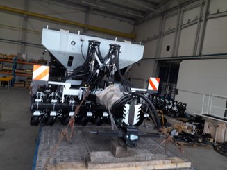 Semoir pour semis simplifié Agrisem mBOSS Rétractable