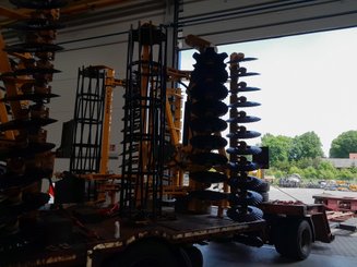 Déchaumeur à disques Agrisem Disc-O-Mulch Série R porté Repliable