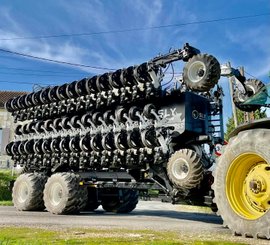 Semoir pour semis simplifié Agrisem bigBOSS