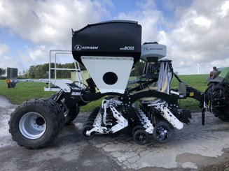 Semoir pour semis simplifié Agrisem mBOSS Rétractable