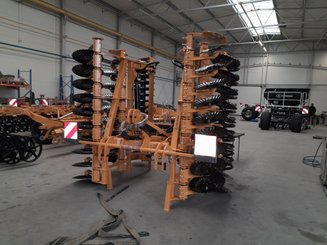 Déchaumeur à disques Agrisem Disc-O-Mulch Série R porté Repliable