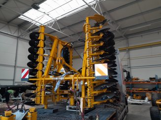 Déchaumeur à disques Agrisem Disc-O-Mulch Série R porté Repliable