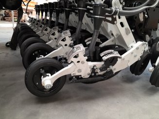 Semoir pour semis simplifié Agrisem mBOSS Rétractable