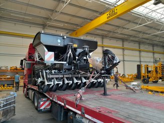 Semoir pour semis simplifié Agrisem mBOSS Rétractable