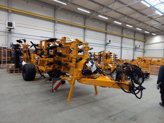 Déchaumeur Agrisem Maximulch Série 6 traîné Repliable