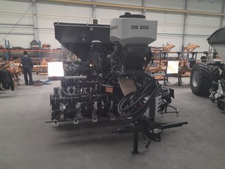 Semoir pour semis simplifié Agrisem mBOSS Rétractable