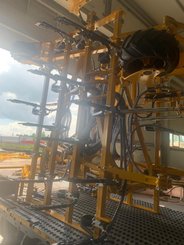 Semoir pour semis simplifié Agrisem Vibrosem porté Repliable