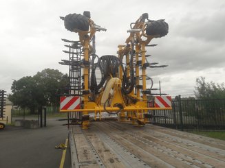 Semoir pour semis simplifié Agrisem Vibrosem porté Repliable