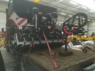 Semoir pour semis simplifié Agrisem mBOSS Rétractable