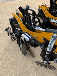 Semoir pour semis simplifié Agrisem Strip-Cat II porté Repliable