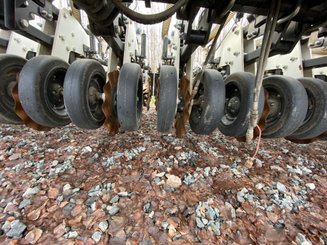 Semoir pour semis simplifié Agrisem Strip-Cat II porté Repliable