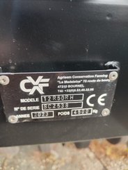 Semoir pour semis simplifié Agrisem Strip-Cat II porté Repliable
