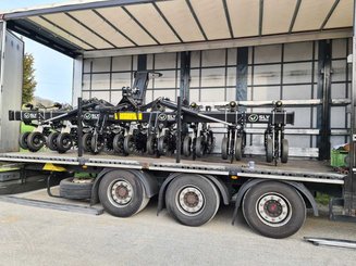 Semoir pour semis simplifié Agrisem Strip-Cat II porté Repliable