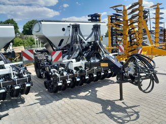 Semoir pour semis simplifié Agrisem mBOSS Rétractable