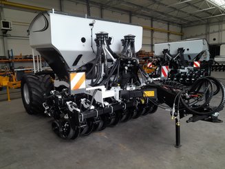 Semoir pour semis simplifié Agrisem mBOSS Rétractable