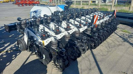 Semoir pour semis simplifié Agrisem Strip-Cat II porté Repliable