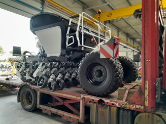 Semoir pour semis simplifié Agrisem mBOSS Rétractable