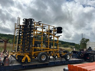 Semoir pour semis simplifié Agrisem Vibrosem traîné Repliable