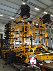 Déchaumeur à dents Agrisem Vibromulch traîné Repliable