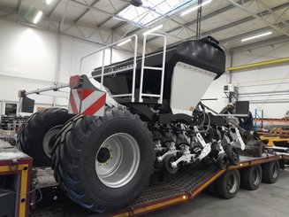 Semoir pour semis simplifié Agrisem mBOSS Rétractable